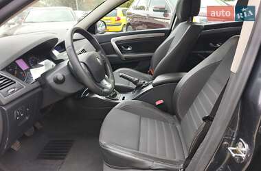 Лифтбек Renault Laguna 2011 в 