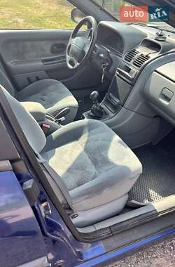 Лифтбек Renault Laguna 2001 в 