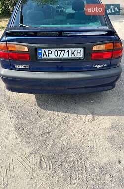 Лифтбек Renault Laguna 2001 в 