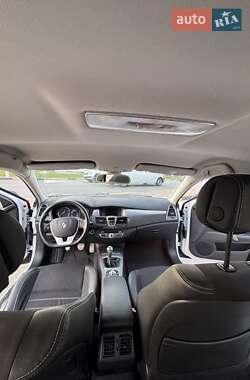 Лифтбек Renault Laguna 2013 в 