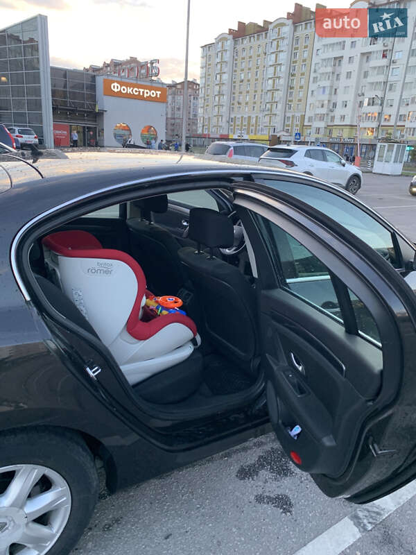 Лифтбек Renault Laguna 2010 в Ивано-Франковске