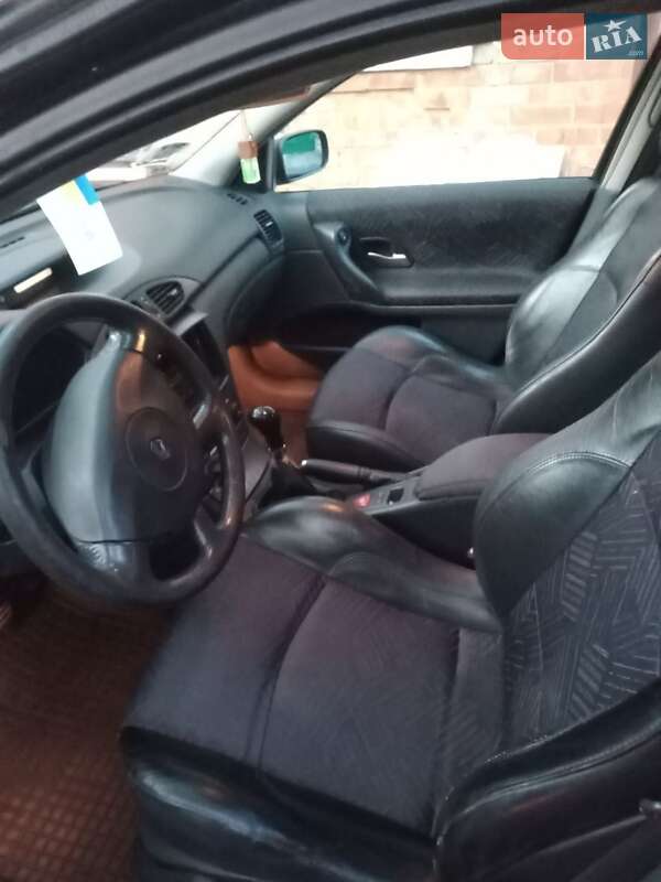 Универсал Renault Laguna 2002 в Онуфриевке