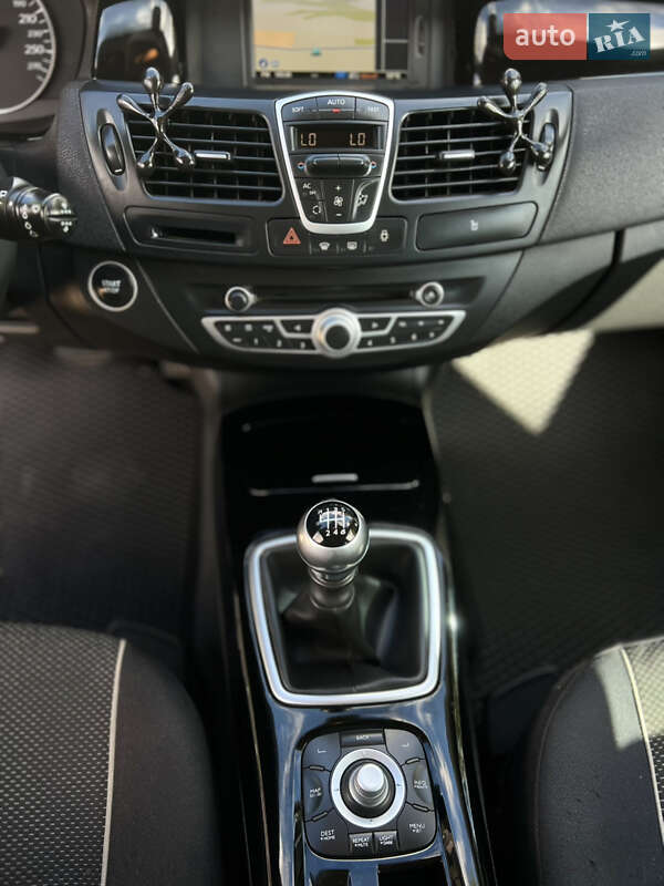 Лифтбек Renault Laguna 2011 в Сторожинце фото 28 Лифтбек Renault Laguna 2011 в Сторожинце