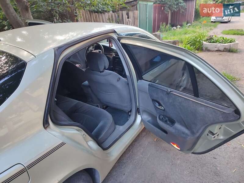 Универсал Renault Laguna 2003 в Берегово