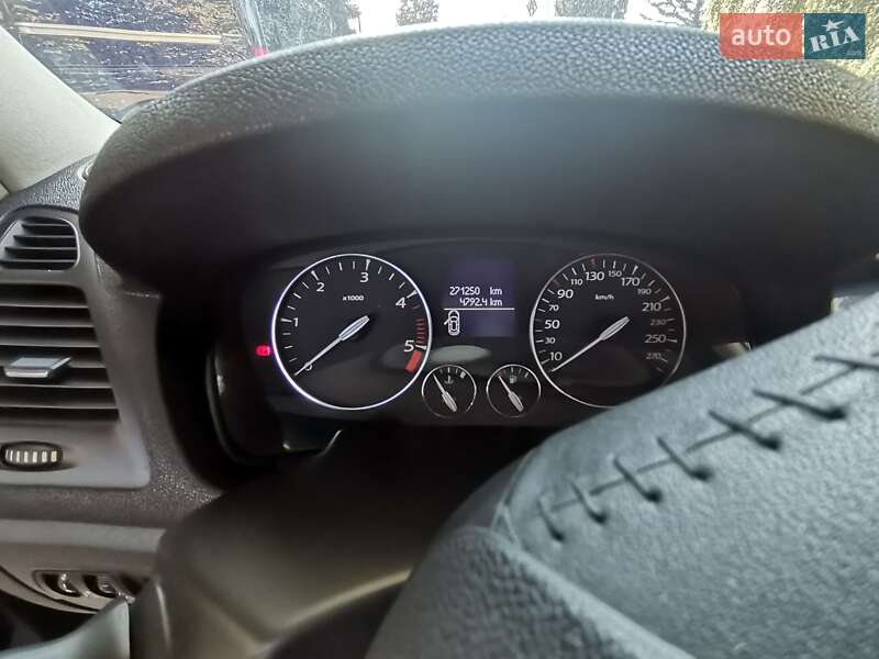 Універсал Renault Laguna 2010 в Чернівцях фото 12 Універсал Renault Laguna 2010 в Чернівцях