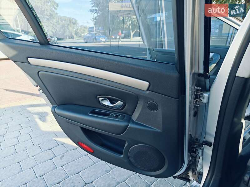 Лифтбек Renault Laguna 2009 в Полтаве фото 14 Лифтбек Renault Laguna 2009 в Полтаве