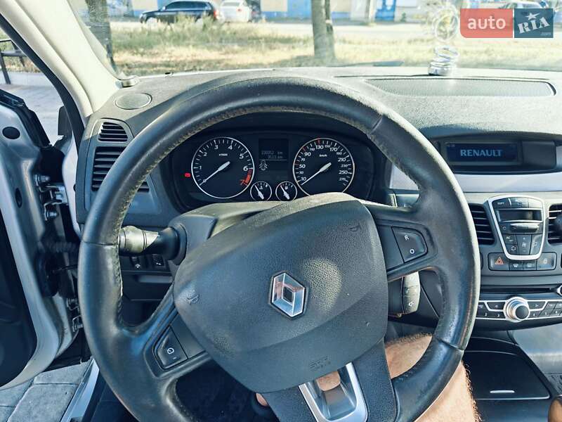 Лифтбек Renault Laguna 2009 в Полтаве фото 28 Лифтбек Renault Laguna 2009 в Полтаве