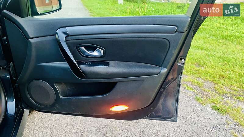 Универсал Renault Laguna 2008 в Ровно