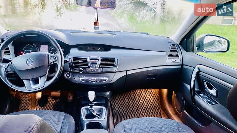 Универсал Renault Laguna 2008 в Ровно