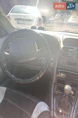 Лифтбек Renault Laguna 2000 в 