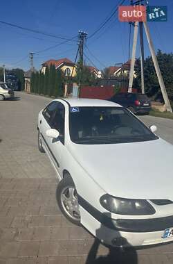 Лифтбек Renault Laguna 2000 в 