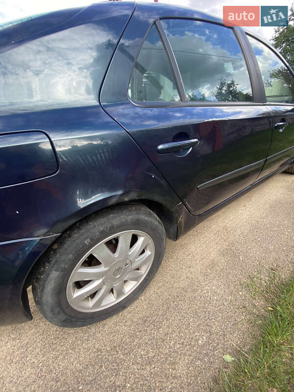 Лифтбек Renault Laguna 2002 в Львове