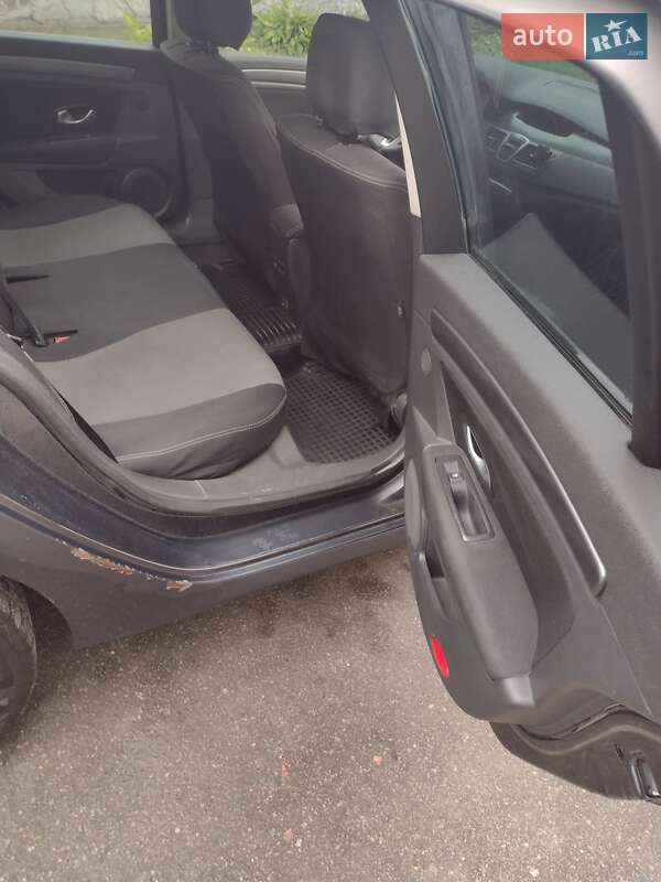 Универсал Renault Laguna 2009 в Ровно