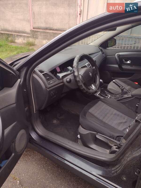 Универсал Renault Laguna 2009 в Ровно