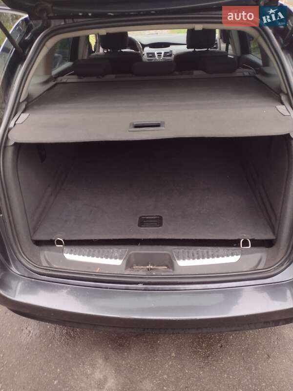 Универсал Renault Laguna 2009 в Ровно