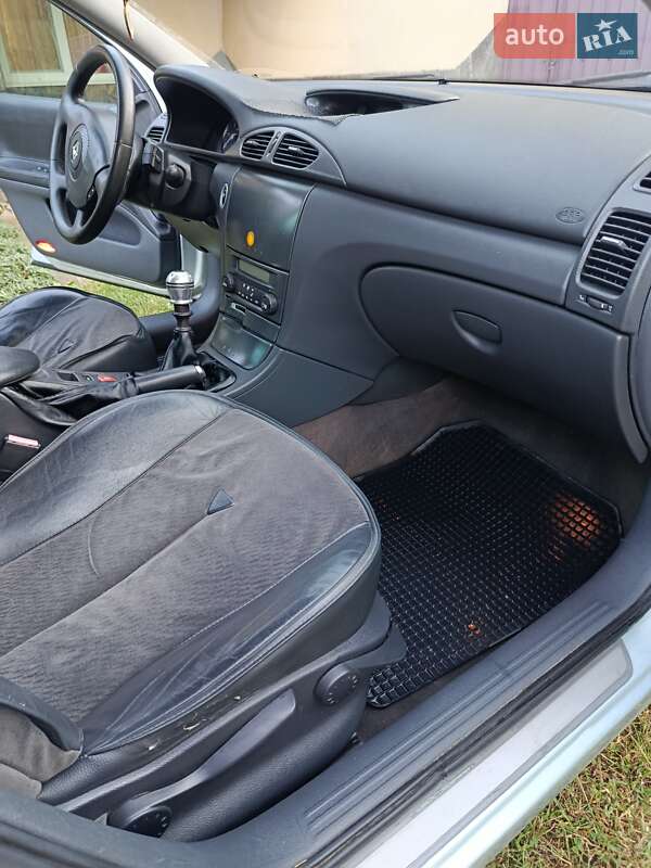 Универсал Renault Laguna 2004 в Черновцах