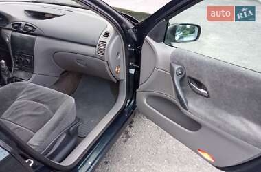 Лифтбек Renault Laguna 2002 в 