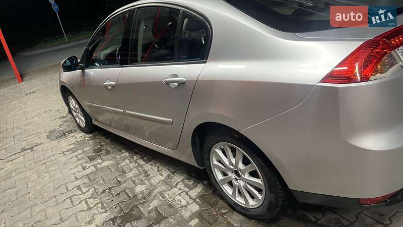 Лифтбек Renault Laguna 2008 в Луцке