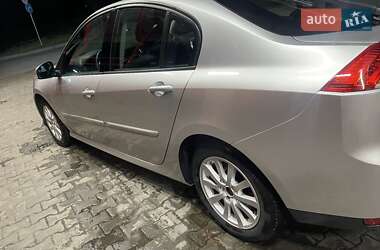 Лифтбек Renault Laguna 2008 в 