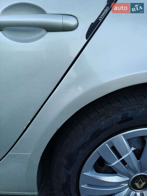 Лифтбек Renault Laguna 2003 в Киеве