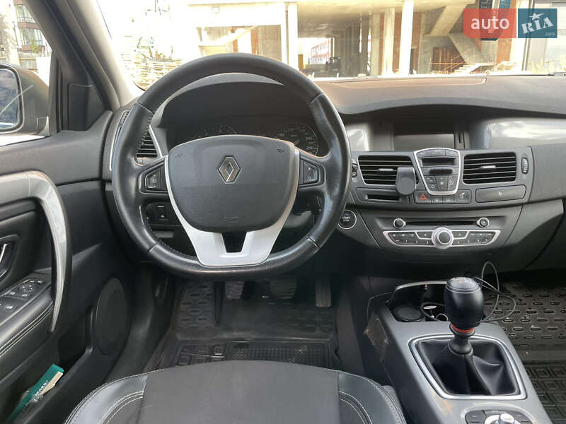Универсал Renault Laguna 2012 в Городке