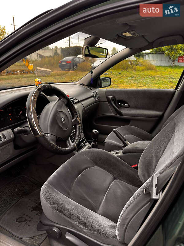 Лифтбек Renault Laguna 2001 в Киеве