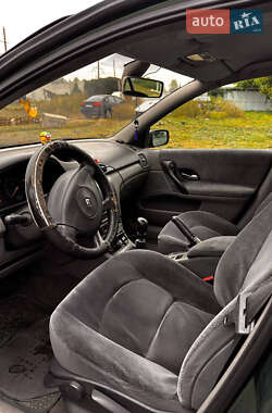 Лифтбек Renault Laguna 2001 в 