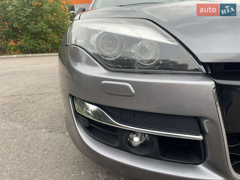 Универсал Renault Laguna 2012 в Ровно
