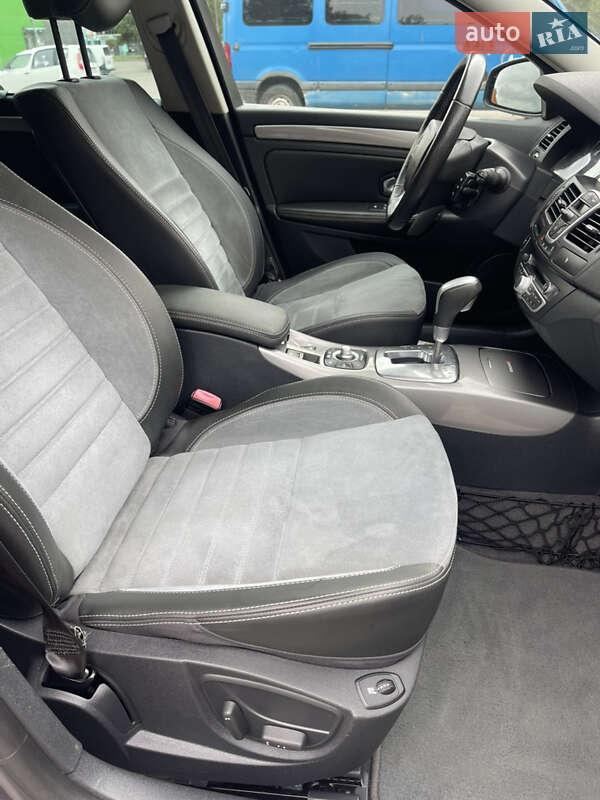 Универсал Renault Laguna 2012 в Ровно