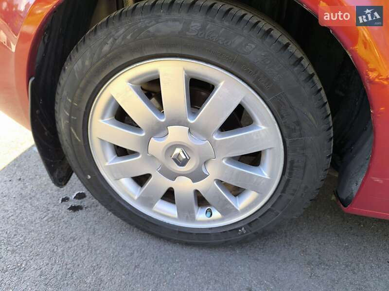 Ліфтбек Renault Laguna 2002 в Дрогобичі