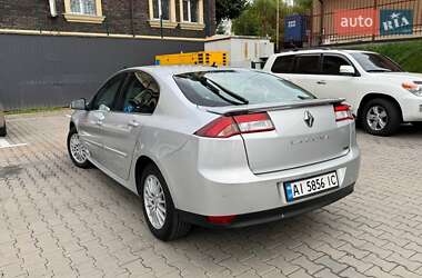 Лифтбек Renault Laguna 2011 в 