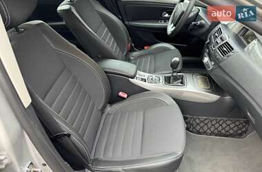 Лифтбек Renault Laguna 2011 в 