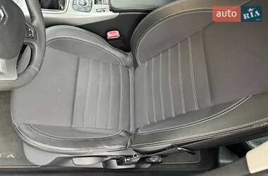 Лифтбек Renault Laguna 2011 в 
