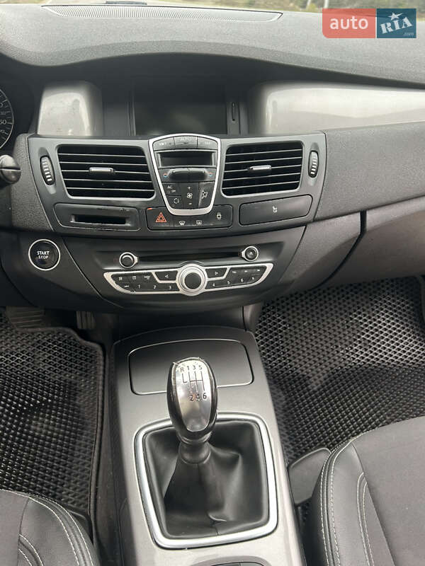 Лифтбек Renault Laguna 2010 в Киеве