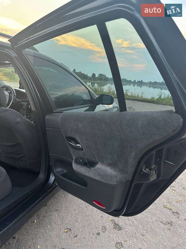 Універсал Renault Laguna 2002 в Тернополі