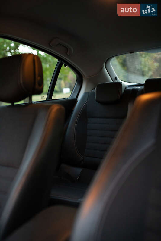 Лифтбек Renault Laguna 2010 в Киеве фото 49 Лифтбек Renault Laguna 2010 в Киеве