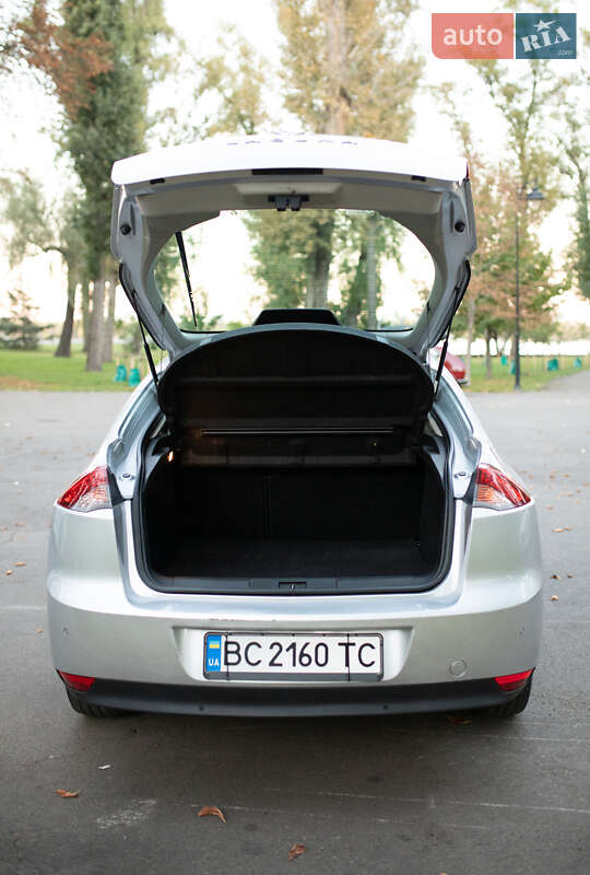 Лифтбек Renault Laguna 2010 в Киеве фото 52 Лифтбек Renault Laguna 2010 в Киеве
