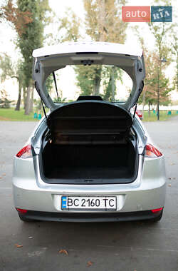 Ліфтбек Renault Laguna 2010 в 