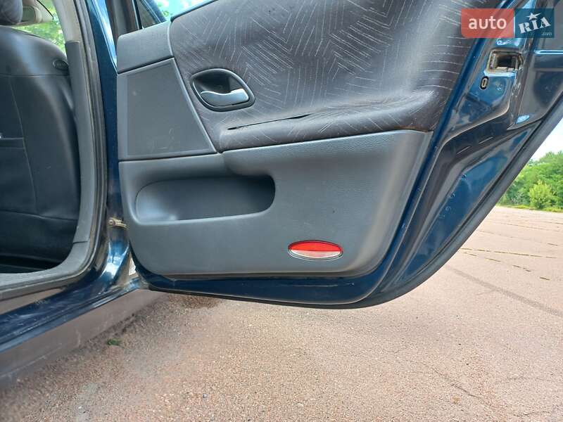 Универсал Renault Laguna 2004 в Чернигове
