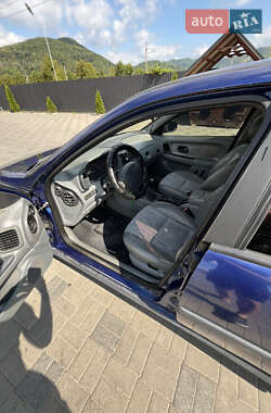 Универсал Renault Laguna 2000 в  фото 6 Универсал Renault Laguna 2000 в