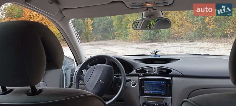 Ліфтбек Renault Laguna 2001 в Вільногірську