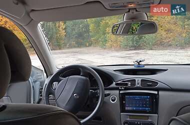 Лифтбек Renault Laguna 2001 в 