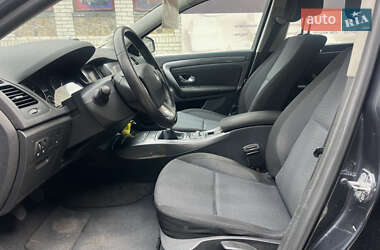 Лифтбек Renault Laguna 2009 в 