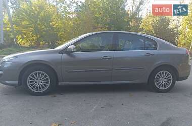 Лифтбек Renault Laguna 2011 в 