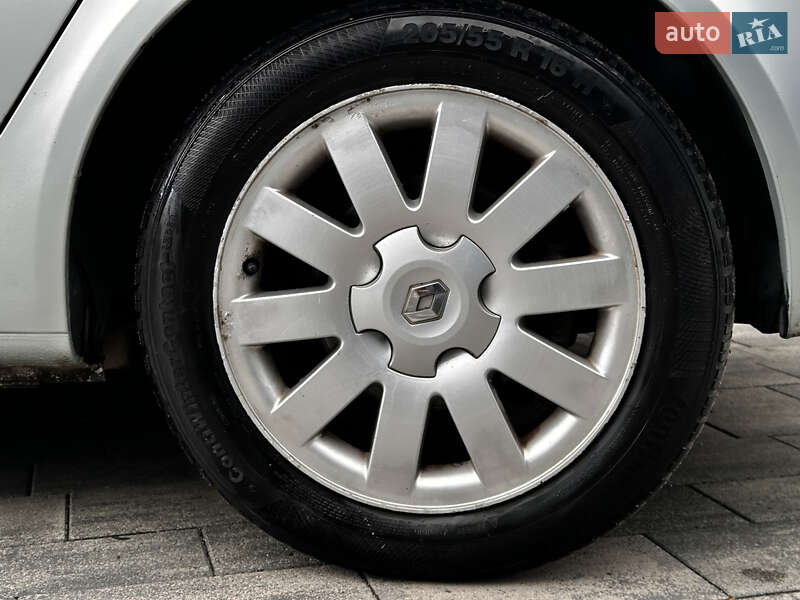 Лифтбек Renault Laguna 2002 в Луцке