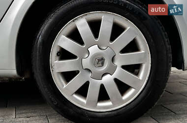 Лифтбек Renault Laguna 2002 в 