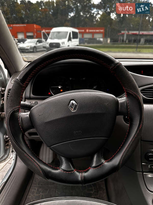 Лифтбек Renault Laguna 2002 в Луцке