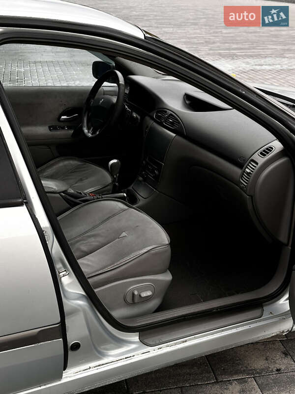 Лифтбек Renault Laguna 2002 в Луцке