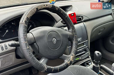 Лифтбек Renault Laguna 2001 в 