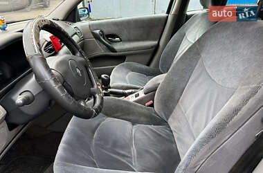 Лифтбек Renault Laguna 2001 в 
